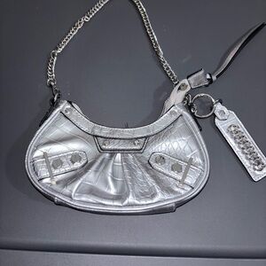 Silver Croc-Embossed Chain Strap Shoulder Bag